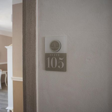 Les Suites Magnolia Olbia Exteriör bild