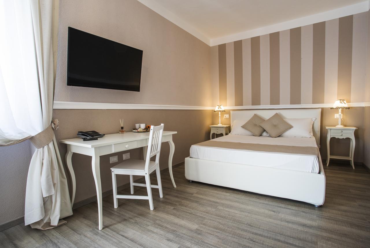 Les Suites Magnolia Olbia Exteriör bild