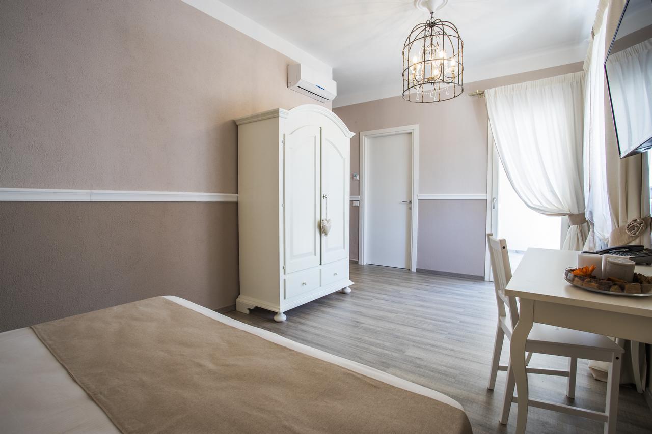 Les Suites Magnolia Olbia Exteriör bild